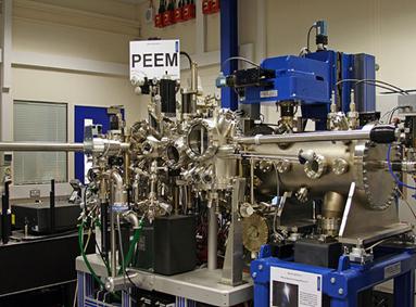 Brian Ritchie 拍攝的 Diamond beamline - PEEM。